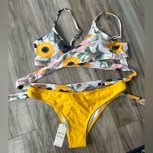 NWT Cupshe Floral 2 Piece Swimsuit in Yellow and White Size XL